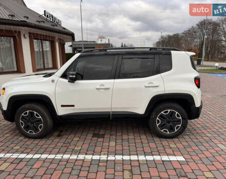 Белый Джип Ренегат, объемом двигателя 2.36 л и пробегом 107 тыс. км за 16500 $, фото 1 на Automoto.ua