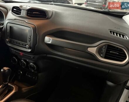 Белый Джип Ренегат, объемом двигателя 2.36 л и пробегом 76 тыс. км за 13800 $, фото 13 на Automoto.ua