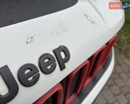 Белый Джип Ренегат, объемом двигателя 2.36 л и пробегом 107 тыс. км за 16500 $, фото 22 на Automoto.ua