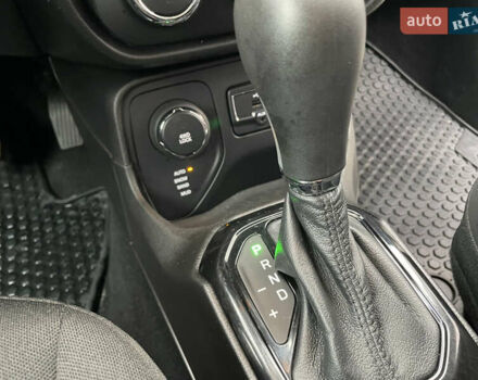 Білий Джип Ренегат, об'ємом двигуна 2.4 л та пробігом 233 тис. км за 11700 $, фото 40 на Automoto.ua