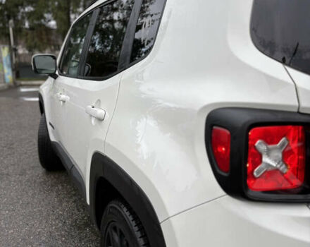 Білий Джип Ренегат, об'ємом двигуна 2.4 л та пробігом 230 тис. км за 12300 $, фото 17 на Automoto.ua