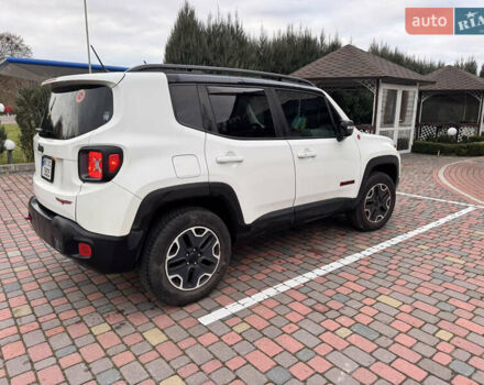 Белый Джип Ренегат, объемом двигателя 2.36 л и пробегом 107 тыс. км за 16500 $, фото 2 на Automoto.ua