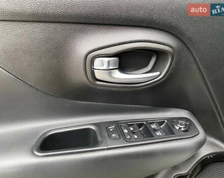 Белый Джип Ренегат, объемом двигателя 2.36 л и пробегом 122 тыс. км за 16200 $, фото 11 на Automoto.ua