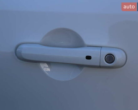 Джип Ренегат 2018 в Киеве на Automoto.ua Белый Джип Ренегат, объемом двигателя 2.36 л и пробегом 132 тыс. км за 13300 $, фото 25 на Automoto.ua