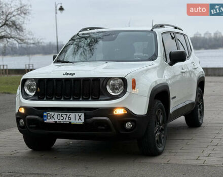 Білий Джип Ренегат, об'ємом двигуна 2.4 л та пробігом 150 тис. км за 11999 $, фото 4 на Automoto.ua