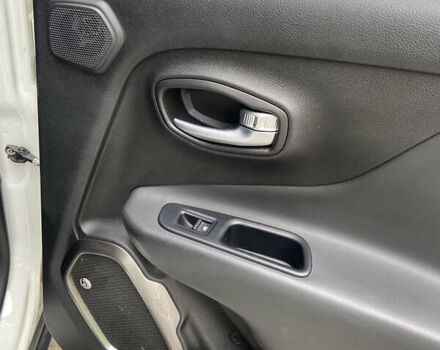 Белый Джип Ренегат, объемом двигателя 2.36 л и пробегом 40 тыс. км за 16000 $, фото 20 на Automoto.ua