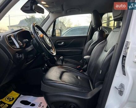 Білий Джип Ренегат, об'ємом двигуна 2.36 л та пробігом 41 тис. км за 16300 $, фото 9 на Automoto.ua
