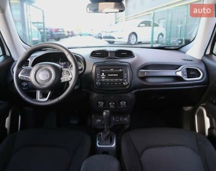 Джип Ренегат 2018 в Киеве на Automoto.ua Белый Джип Ренегат, объемом двигателя 2.36 л и пробегом 132 тыс. км за 13300 $, фото 13 на Automoto.ua