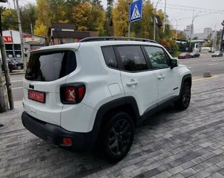 Білий Джип Ренегат, об'ємом двигуна 2.4 л та пробігом 79 тис. км за 14800 $, фото 7 на Automoto.ua