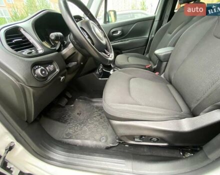 Білий Джип Ренегат, об'ємом двигуна 2.36 л та пробігом 123 тис. км за 15999 $, фото 20 на Automoto.ua
