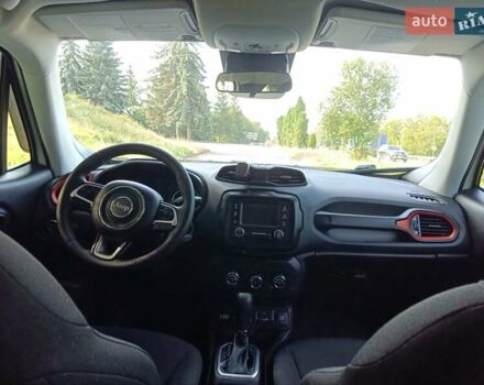 Белый Джип Ренегат, объемом двигателя 2.4 л и пробегом 179 тыс. км за 12850 $, фото 37 на Automoto.ua