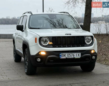 Білий Джип Ренегат, об'ємом двигуна 2.4 л та пробігом 150 тис. км за 11999 $, фото 7 на Automoto.ua