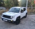 Белый Джип Ренегат, объемом двигателя 2.36 л и пробегом 180 тыс. км за 12700 $, фото 1 на Automoto.ua