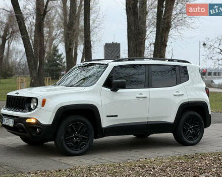 Білий Джип Ренегат, об'ємом двигуна 2.4 л та пробігом 150 тис. км за 11999 $, фото 3 на Automoto.ua