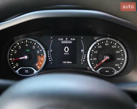Джип Ренегат 2018 в Киеве на Automoto.ua Белый Джип Ренегат, объемом двигателя 2.36 л и пробегом 132 тыс. км за 13300 $, фото 16 на Automoto.ua