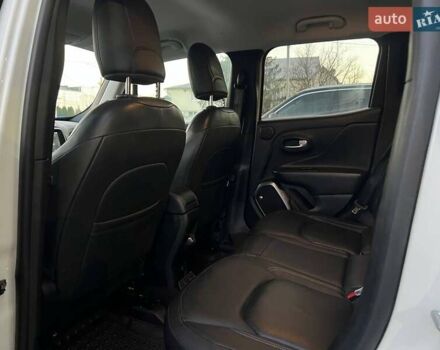 Білий Джип Ренегат, об'ємом двигуна 2.36 л та пробігом 41 тис. км за 16300 $, фото 16 на Automoto.ua