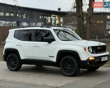 Білий Джип Ренегат, об'ємом двигуна 2.4 л та пробігом 150 тис. км за 11999 $, фото 11 на Automoto.ua