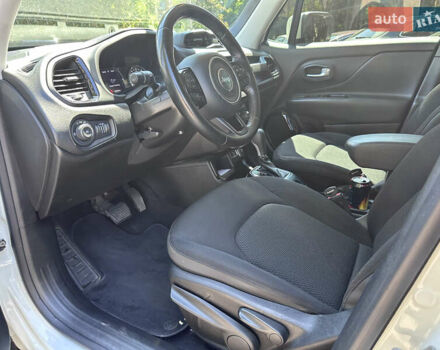 Белый Джип Ренегат, объемом двигателя 2.36 л и пробегом 103 тыс. км за 13800 $, фото 12 на Automoto.ua