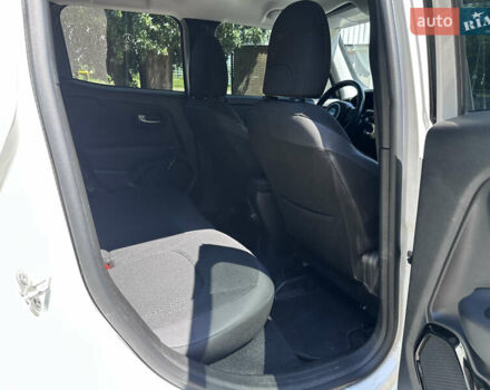 Белый Джип Ренегат, объемом двигателя 2.36 л и пробегом 103 тыс. км за 13800 $, фото 18 на Automoto.ua