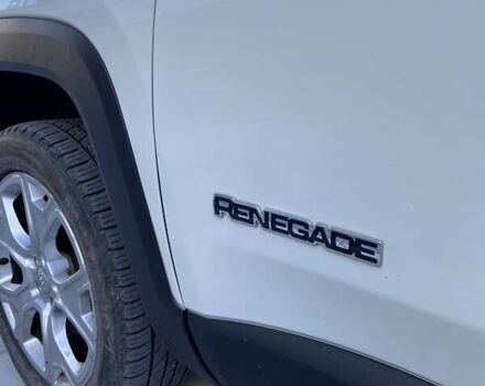 Белый Джип Ренегат, объемом двигателя 2.36 л и пробегом 40 тыс. км за 16000 $, фото 5 на Automoto.ua