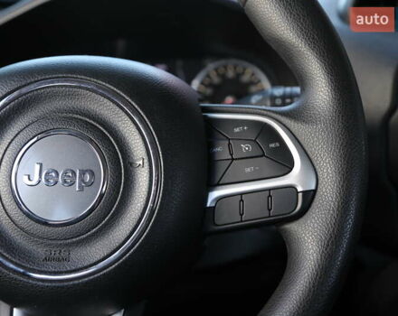 Джип Ренегат 2018 в Киеве на Automoto.ua Белый Джип Ренегат, объемом двигателя 2.36 л и пробегом 132 тыс. км за 13300 $, фото 24 на Automoto.ua