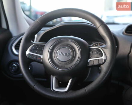 Джип Ренегат 2018 в Киеве на Automoto.ua Белый Джип Ренегат, объемом двигателя 2.36 л и пробегом 132 тыс. км за 13300 $, фото 15 на Automoto.ua