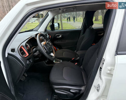 Білий Джип Ренегат, об'ємом двигуна 2.4 л та пробігом 150 тис. км за 11999 $, фото 25 на Automoto.ua