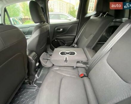 Білий Джип Ренегат, об'ємом двигуна 2.36 л та пробігом 123 тис. км за 15999 $, фото 27 на Automoto.ua