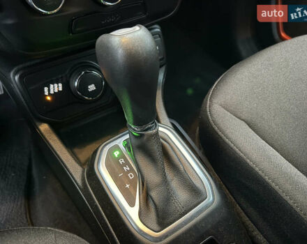 Білий Джип Ренегат, об'ємом двигуна 2.4 л та пробігом 150 тис. км за 11999 $, фото 34 на Automoto.ua