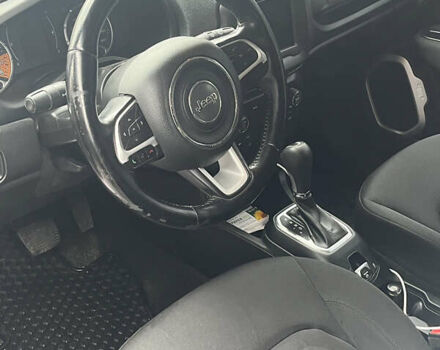 Білий Джип Ренегат, об'ємом двигуна 2.4 л та пробігом 188 тис. км за 13500 $, фото 4 на Automoto.ua