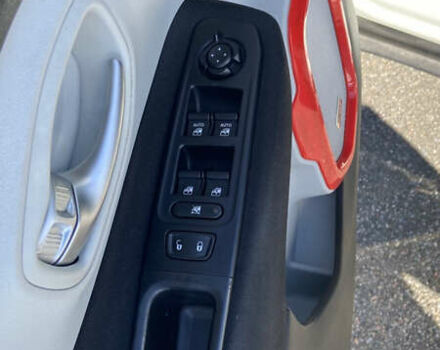 Белый Джип Ренегат, объемом двигателя 2.36 л и пробегом 151 тыс. км за 14300 $, фото 13 на Automoto.ua