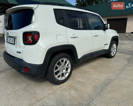 Білий Джип Ренегат, об'ємом двигуна 2.4 л та пробігом 45 тис. км за 16500 $, фото 3 на Automoto.ua