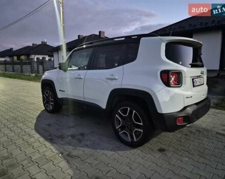 Белый Джип Ренегат, объемом двигателя 1.33 л и пробегом 50 тыс. км за 15500 $, фото 3 на Automoto.ua