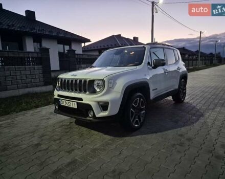 Белый Джип Ренегат, объемом двигателя 1.33 л и пробегом 50 тыс. км за 15500 $, фото 1 на Automoto.ua