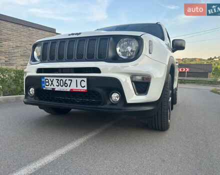 Белый Джип Ренегат, объемом двигателя 2.36 л и пробегом 61 тыс. км за 15400 $, фото 2 на Automoto.ua