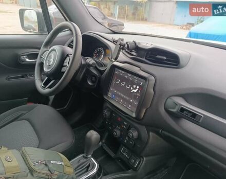 Білий Джип Ренегат, об'ємом двигуна 2.4 л та пробігом 89 тис. км за 14600 $, фото 4 на Automoto.ua