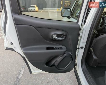 Белый Джип Ренегат, объемом двигателя 2.4 л и пробегом 48 тыс. км за 16200 $, фото 18 на Automoto.ua