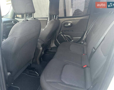 Белый Джип Ренегат, объемом двигателя 2.36 л и пробегом 61 тыс. км за 15400 $, фото 32 на Automoto.ua