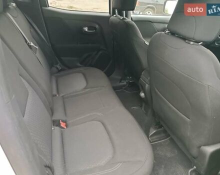 Білий Джип Ренегат, об'ємом двигуна 2.4 л та пробігом 89 тис. км за 14600 $, фото 2 на Automoto.ua