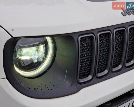 Джип Ренегат 2020 в Сумах на Automoto.ua Белый Джип Ренегат, объемом двигателя 1.33 л и пробегом 138 тыс. км за 16500 $, фото 16 на Automoto.ua