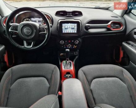 Джип Ренегат 2020 в Сумах на Automoto.ua Белый Джип Ренегат, объемом двигателя 1.33 л и пробегом 138 тыс. км за 16500 $, фото 26 на Automoto.ua