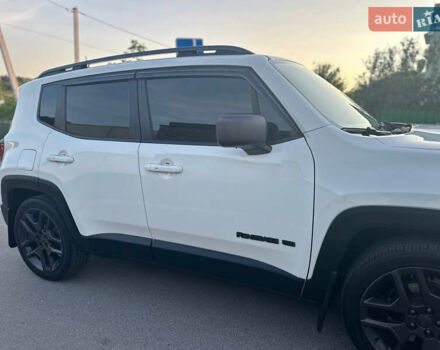 Белый Джип Ренегат, объемом двигателя 2.36 л и пробегом 61 тыс. км за 15400 $, фото 12 на Automoto.ua