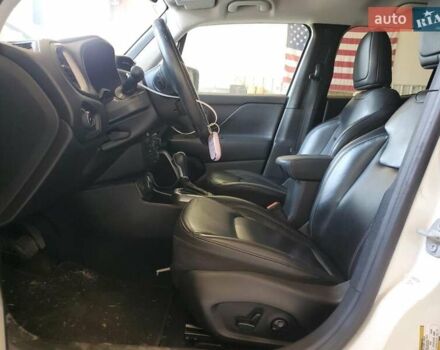 Білий Джип Ренегат, об'ємом двигуна 1.33 л та пробігом 113 тис. км за 2100 $, фото 6 на Automoto.ua