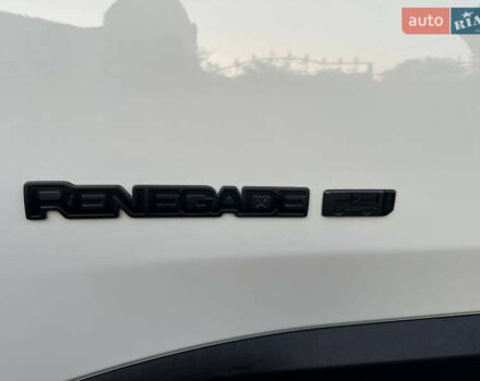 Белый Джип Ренегат, объемом двигателя 2.36 л и пробегом 61 тыс. км за 15400 $, фото 27 на Automoto.ua