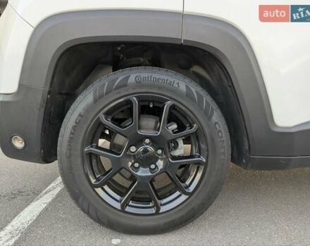 Белый Джип Ренегат, объемом двигателя 2.4 л и пробегом 48 тыс. км за 16200 $, фото 45 на Automoto.ua