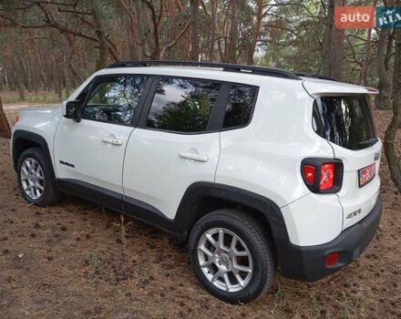 Белый Джип Ренегат, объемом двигателя 2.4 л и пробегом 40 тыс. км за 14299 $, фото 3 на Automoto.ua