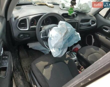 Белый Джип Ренегат, объемом двигателя 0 л и пробегом 140 тыс. км за 8200 $, фото 7 на Automoto.ua