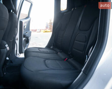 Белый Джип Ренегат, объемом двигателя 0 л и пробегом 95 тыс. км за 15800 $, фото 11 на Automoto.ua