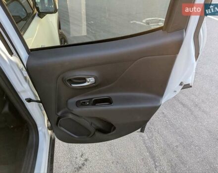 Белый Джип Ренегат, объемом двигателя 2.4 л и пробегом 48 тыс. км за 16200 $, фото 16 на Automoto.ua