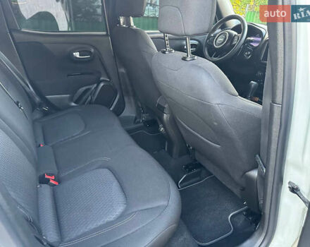 Белый Джип Ренегат, объемом двигателя 2.36 л и пробегом 61 тыс. км за 15400 $, фото 45 на Automoto.ua